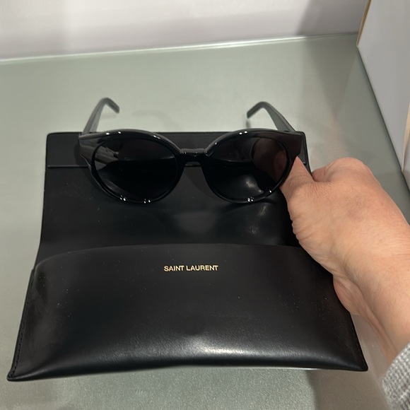 100% authentic Saint Laurent Paris women’s sunglasses - Picture 10 of 16